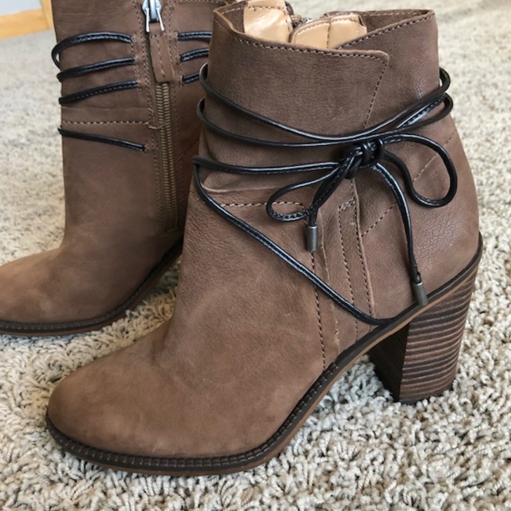 NWOT Franco Sarto Leather Booties SZ 6